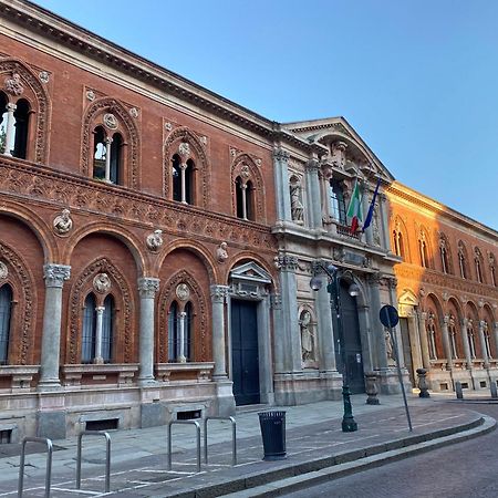 Duomo Intero Appartamento ميلان المظهر الخارجي الصورة