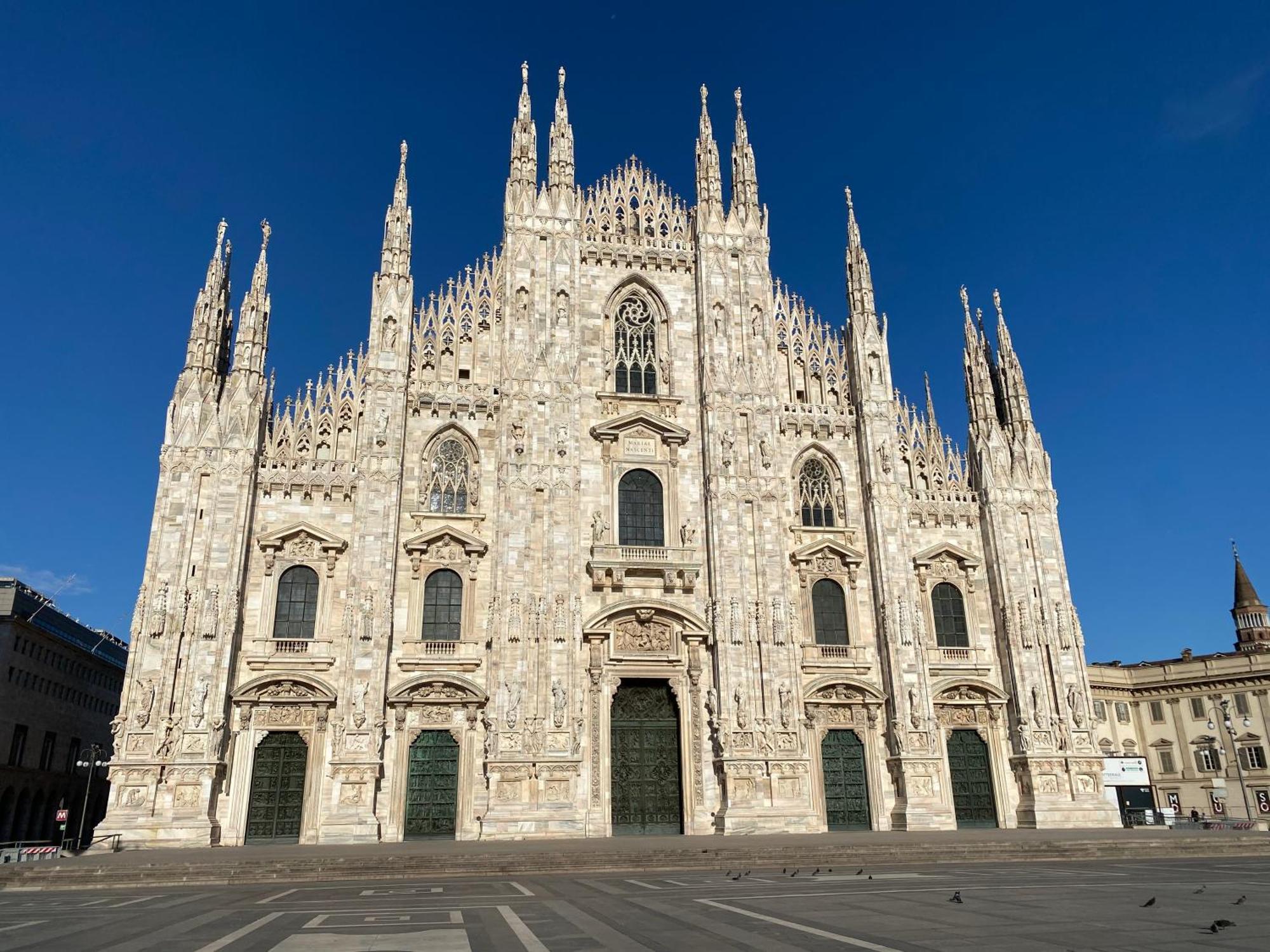 Duomo Intero Appartamento ميلان المظهر الخارجي الصورة